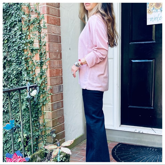 Made in Italy Rose V Neck Relax fit sweater - Picture 3 of 5